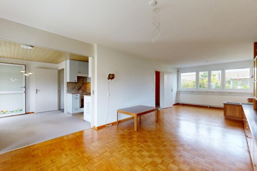 leerer raum mit parquet floor, inside property, gipskartonwand, drywall, und natürliches licht