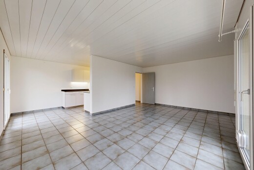 leerer raum mit fliesenboden, tile floor, inside property, gipskartonwand, und drywall