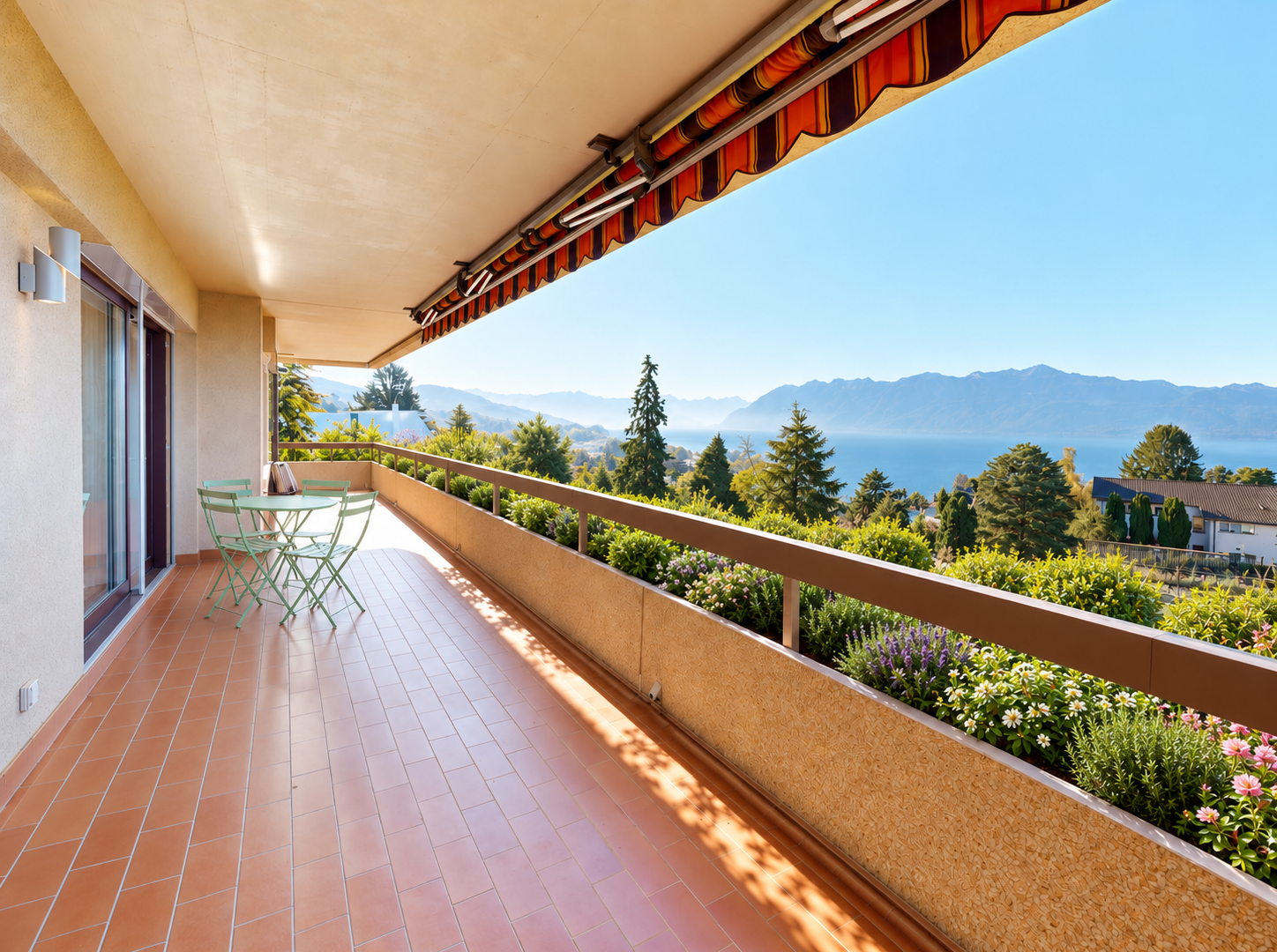 balcon avec mountain view, vue sur la montagne, balcon, view focus, et from property