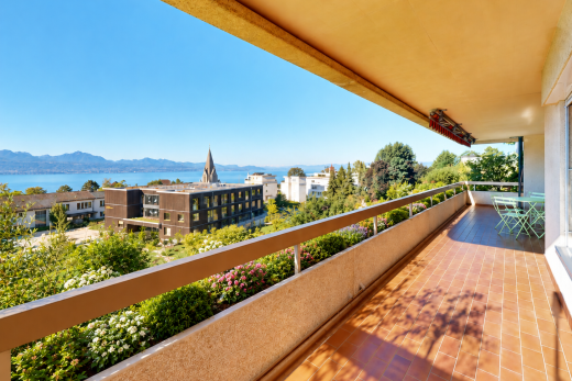 balkon mit balkon, view focus, blick auf die berge, mountain view, und day time