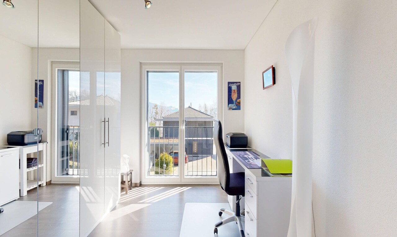 bureau avec espace bureau, day time, lumière naturelle, natural light, et cloison sèche