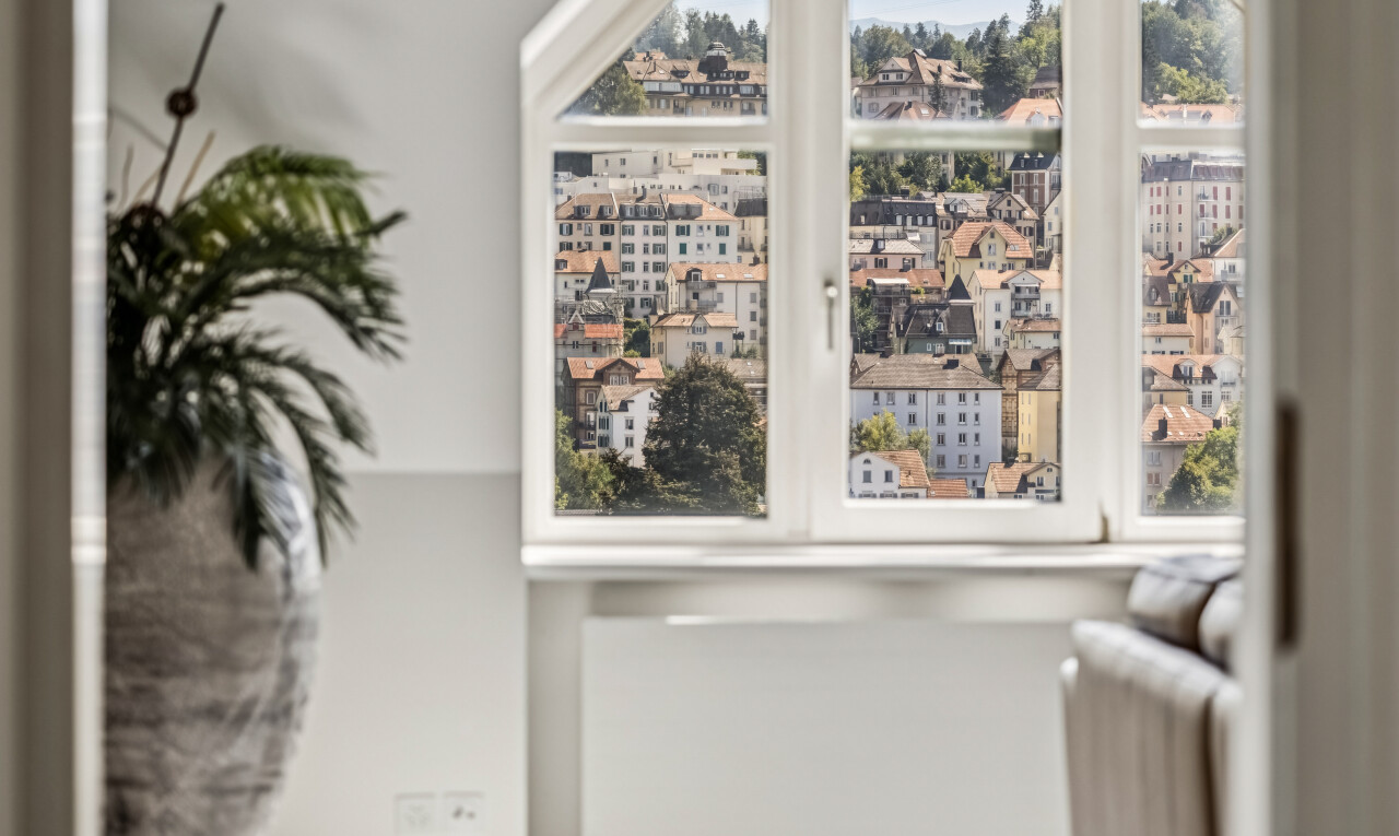 einzelheiten mit inside property, window, view, interior, und kühler