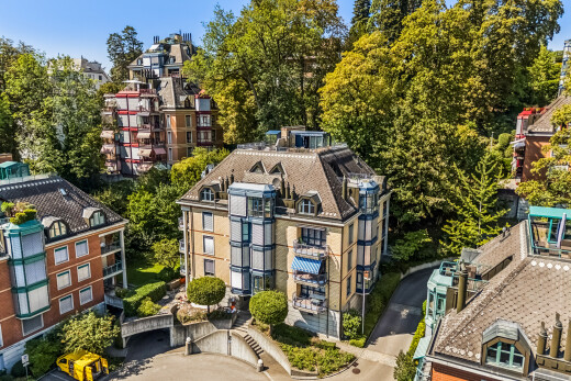 außenansicht mit day time und bordsteine