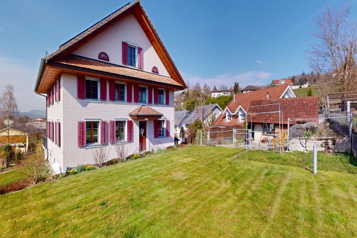 außenansicht mit zaun, rasen, day time, residential view, und wohngebietblick