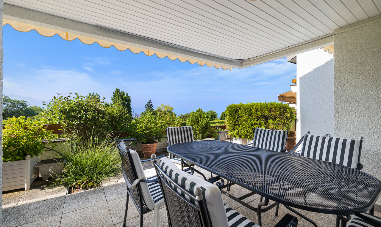 terrasse mit essbereich im freien, terrasse, from property, day time, und markise