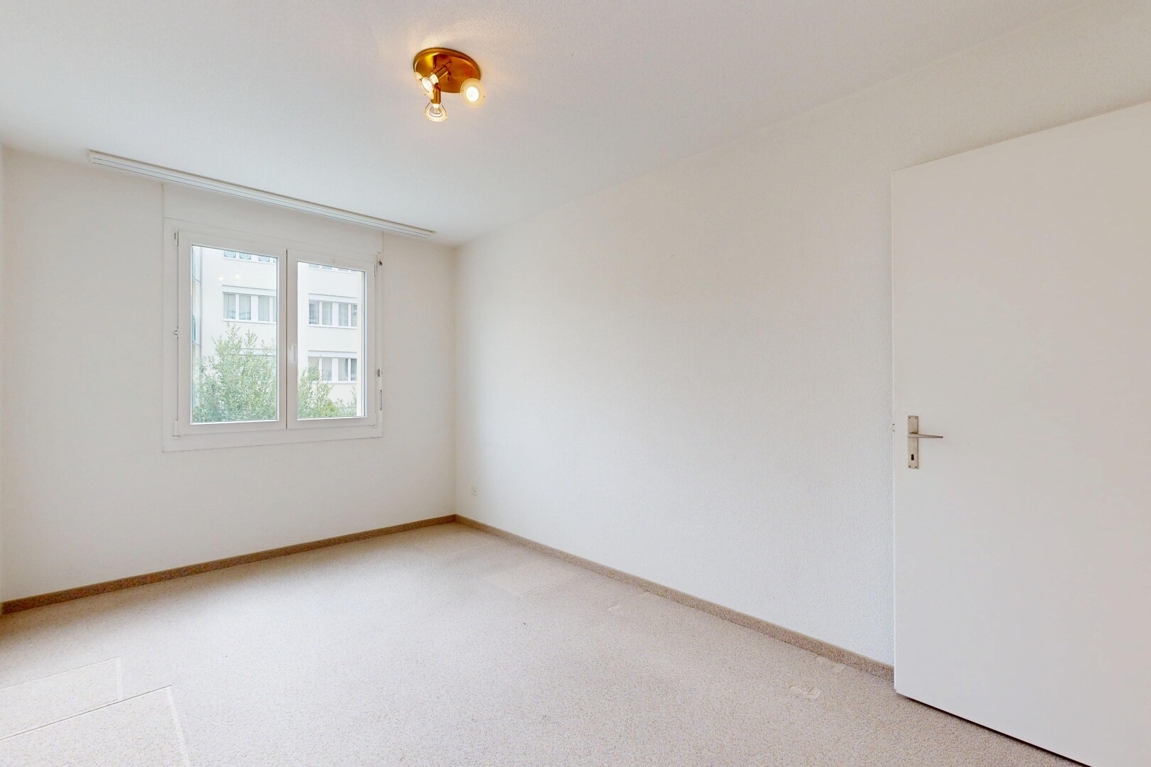 leerer raum mit carpet, teppich, drywall, gipskartonwand, und inside property