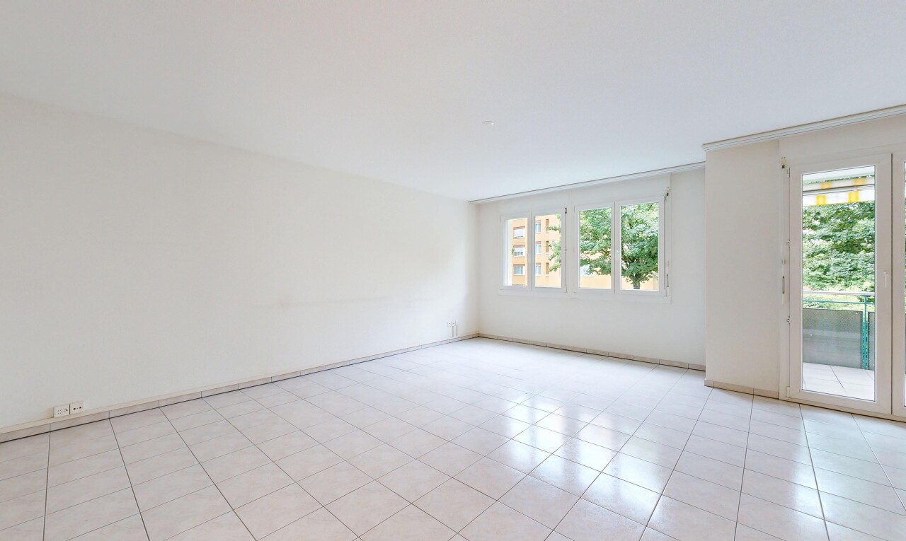 leerer raum mit gipskartonwand, drywall, inside property, natürliches licht, und natural light