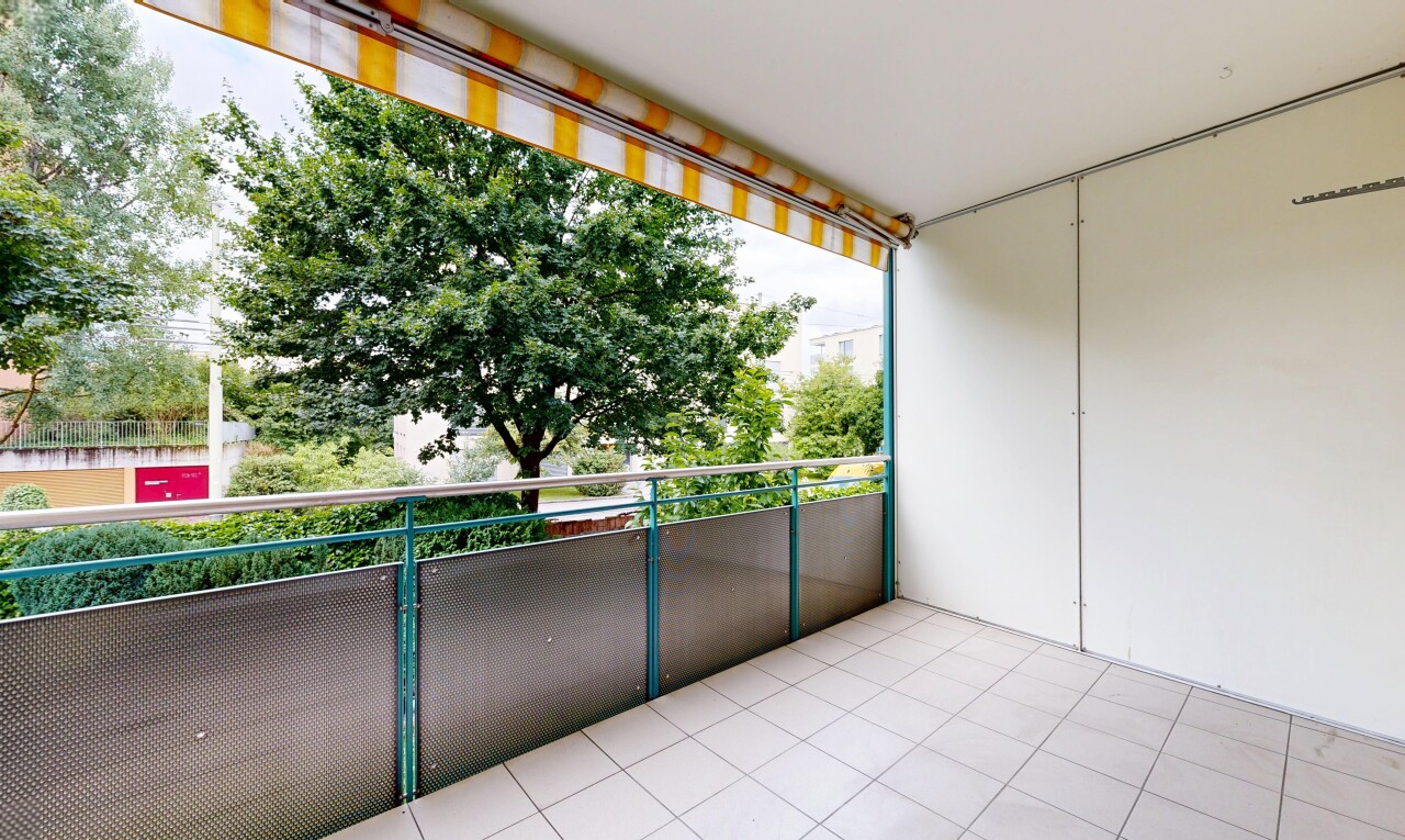 balkon mit balkon und overcast