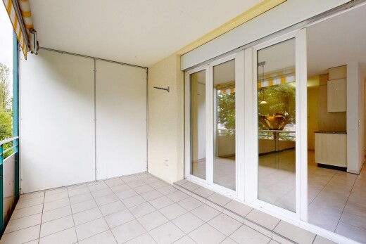 terrasse avec from property et portes-fenêtres