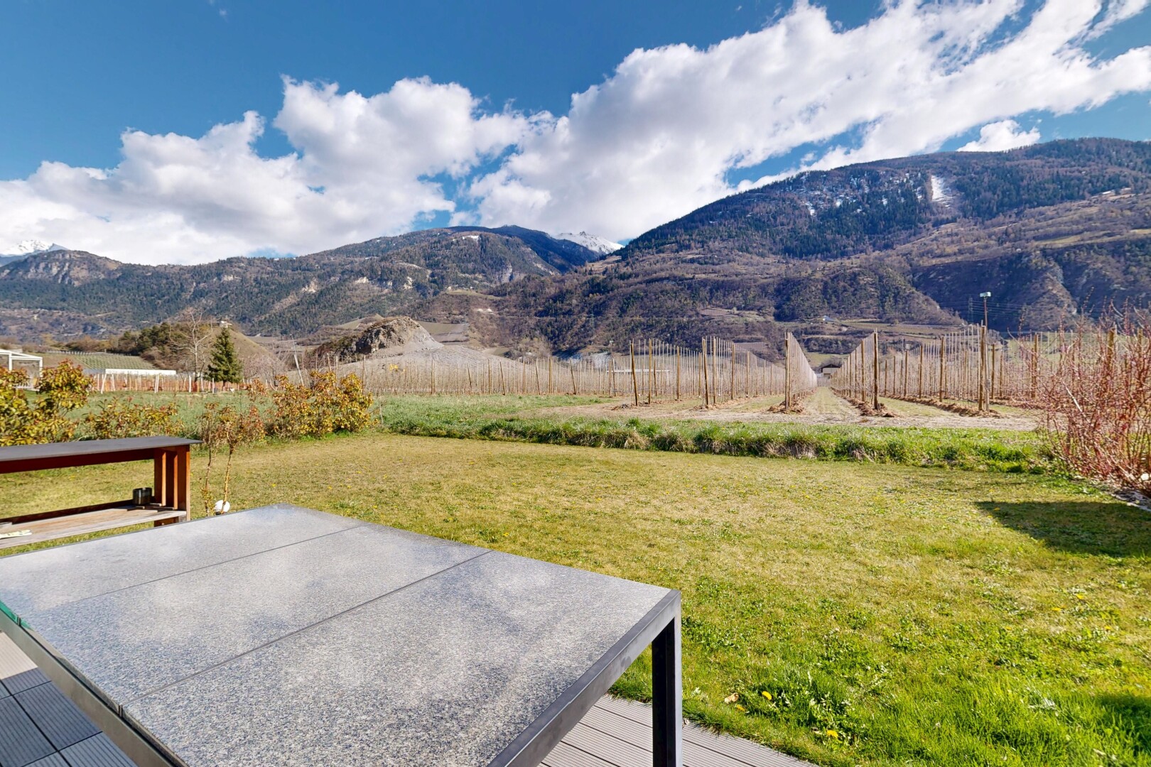 blick auf die berge mit from property, day time, blick auf die berge, mountain view, und ländliche aussicht