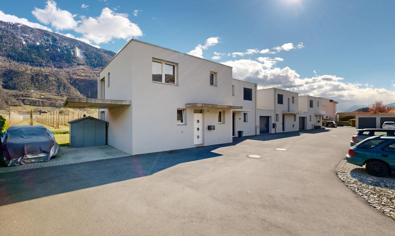 außenansicht mit day time, stuckverkleidung, außenansicht, und schuppen