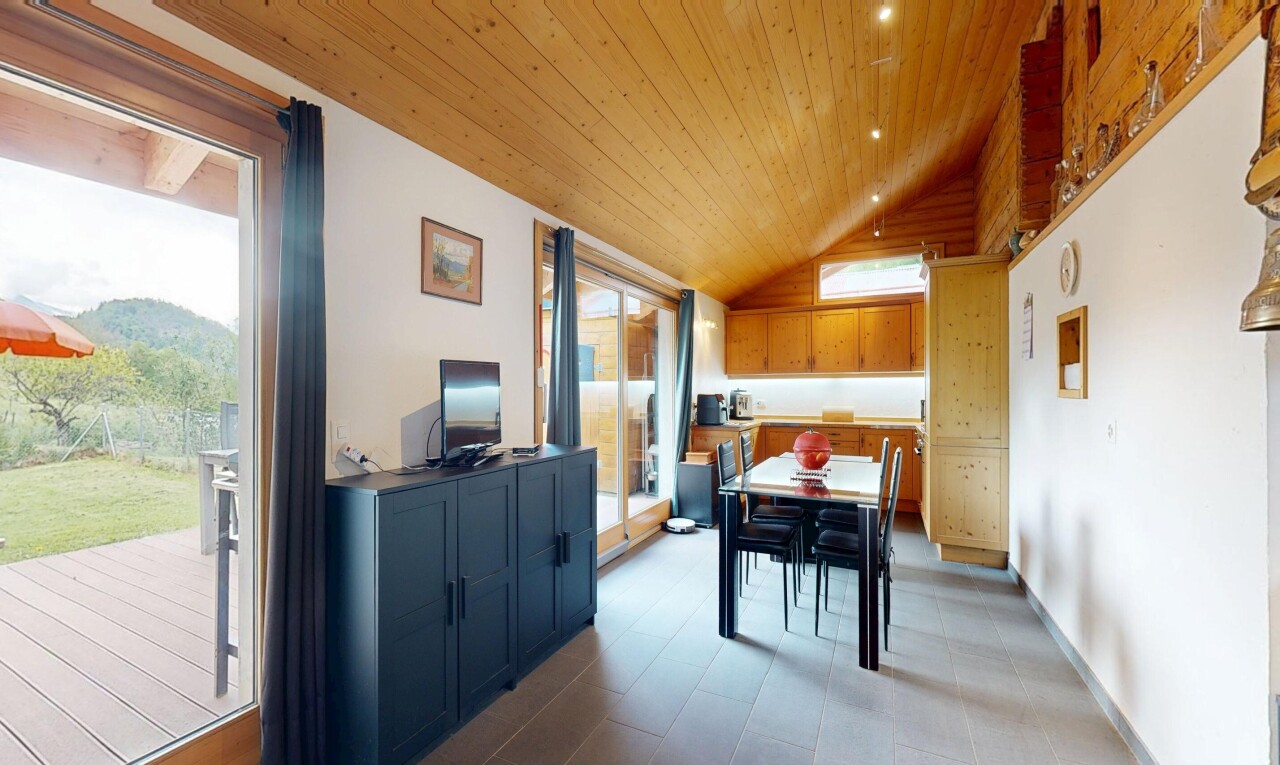 salle à manger avec inside property, lumière naturelle, natural light, cloison sèche, et drywall