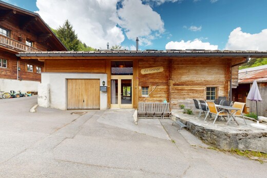 façade avec bardage en bois, day time, coin repas extérieur, et bardage horizontal