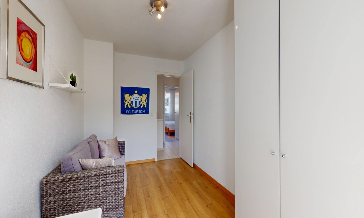 living area featuring light wood finished floors
