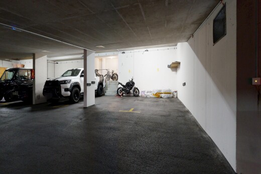 fitnessstudio mit inside community, rubber floor, und garage