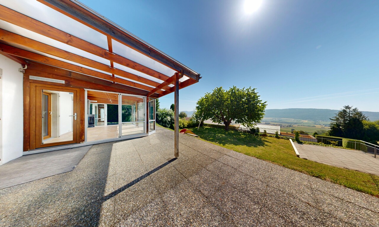 terrasse avec from property, terrasse, day time, et pelouse