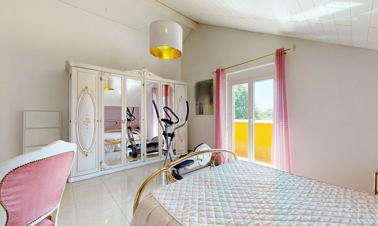 chambre avec lumière naturelle, natural light, cloison sèche, drywall, et inside property