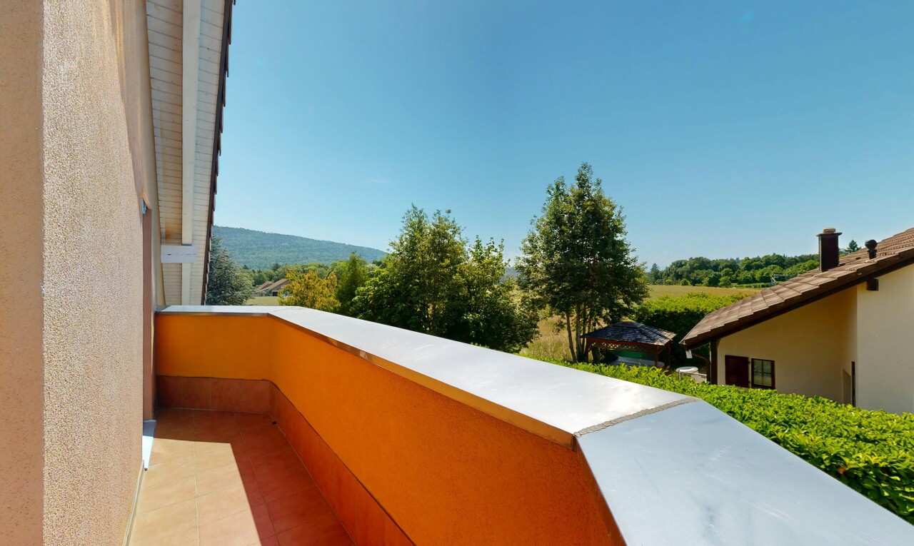 balcon avec from property, balcon, et day time