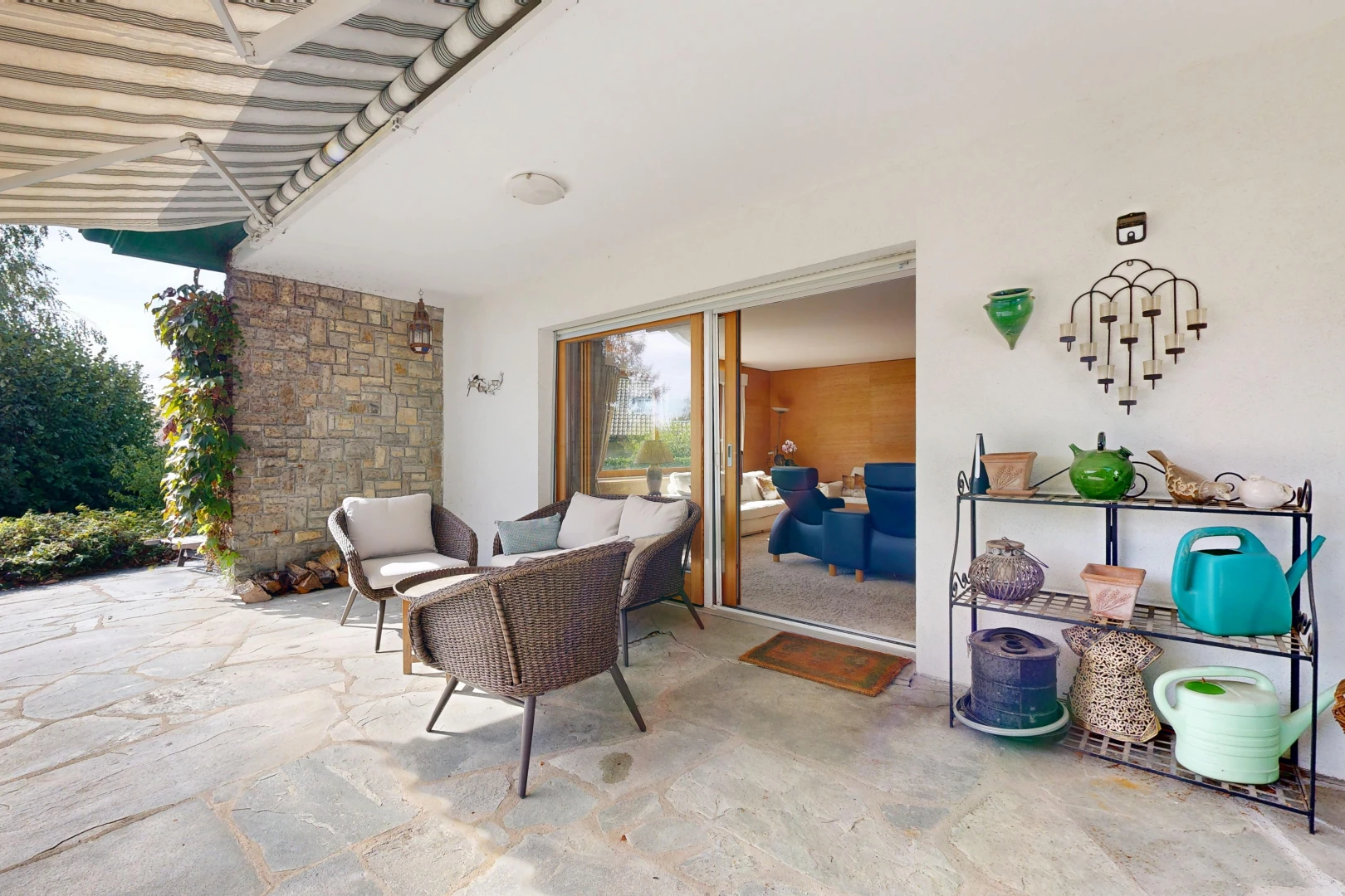 terrasse avec auvent et terrasse