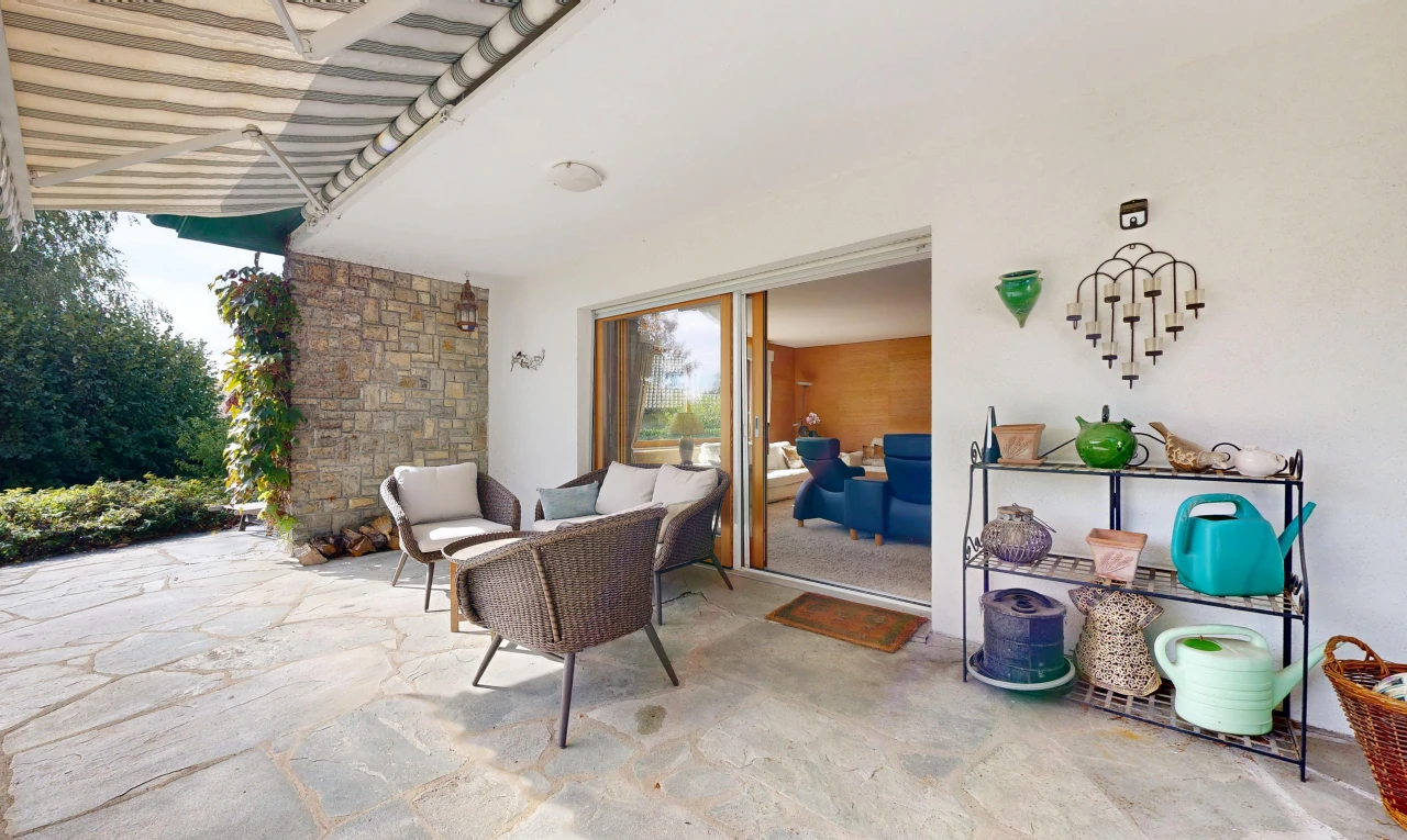 terrasse avec auvent et terrasse