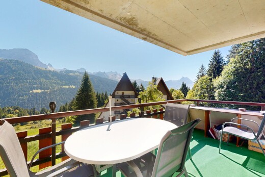 balcon avec balcon, mountain view, vue sur la montagne, day time, et from property