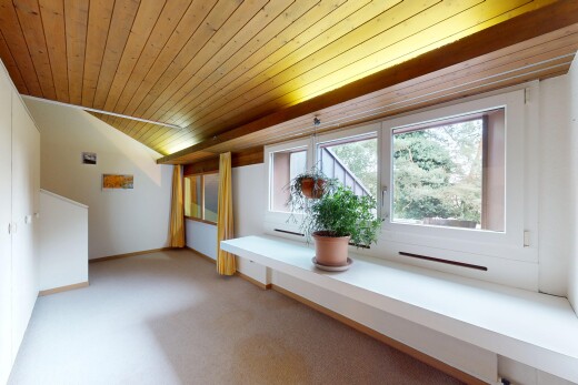 wohnzimmer mit natural light, natürliches licht, drywall, gipskartonwand, und inside property