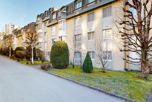 extérieur du bâtiment avec day time, vue sur le complexe d'appartements, et apartment complex view