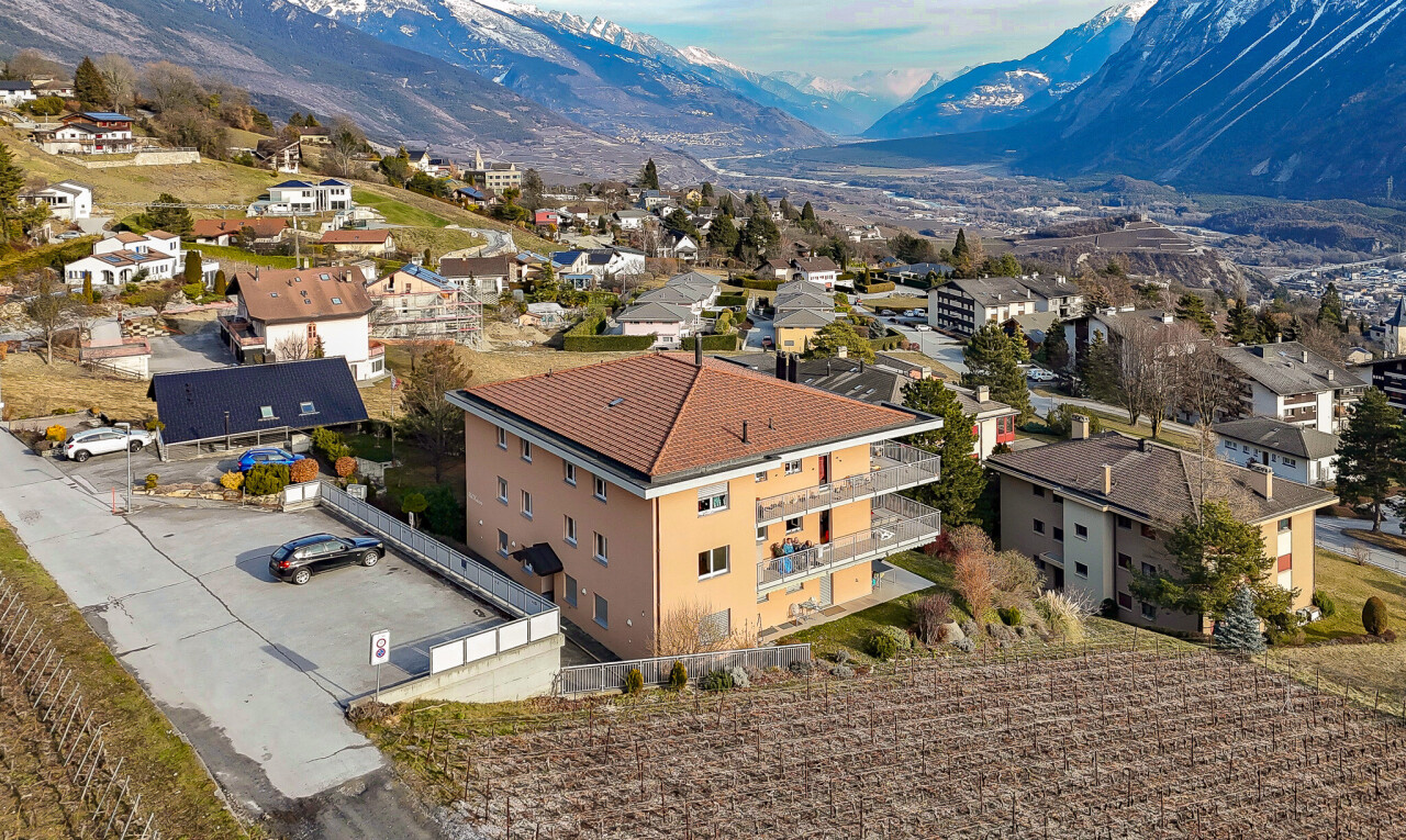 vue sur la montagne avec vue résidentielle et vue sur la montagne