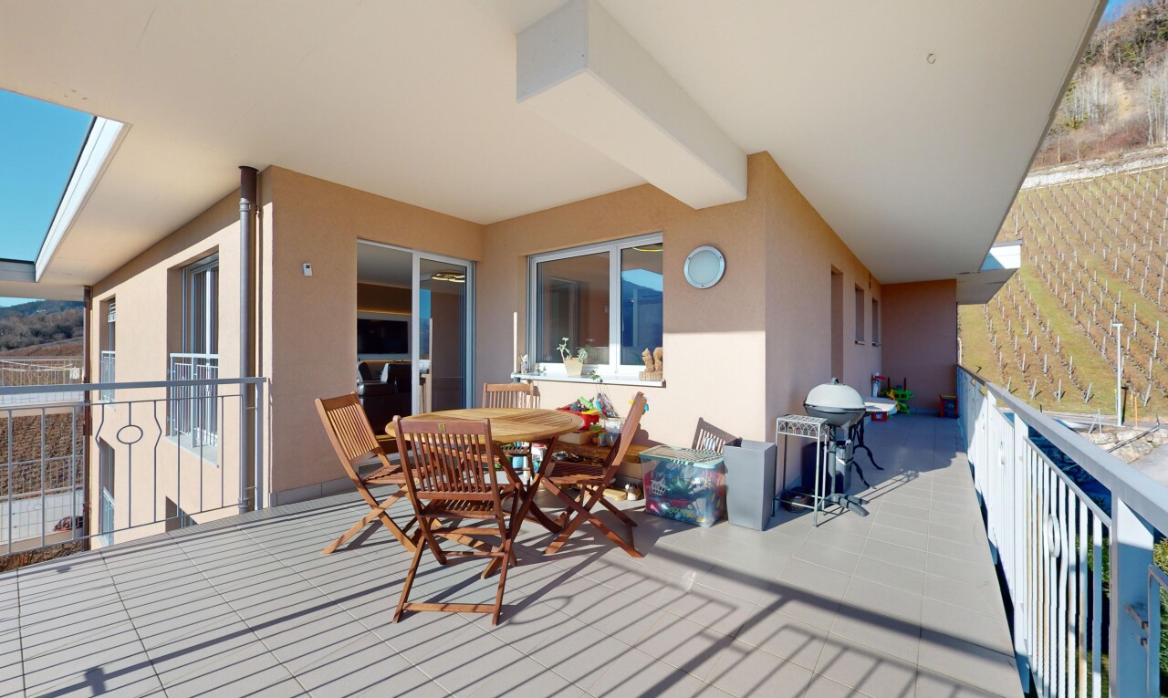 terrasse avec balcon