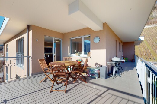terrasse avec balcon