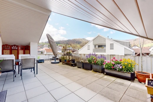 terrasse avec terrasse, day time, coin repas extérieur, et from property