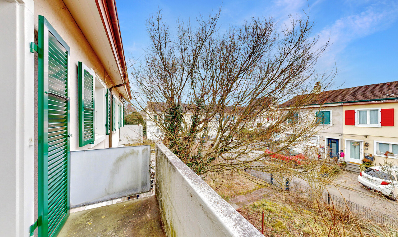 balkon mit balkon, day time, und from property