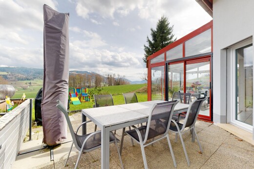 terrasse mit essbereich im freien, wintergarten, terrasse, from property, und rasen