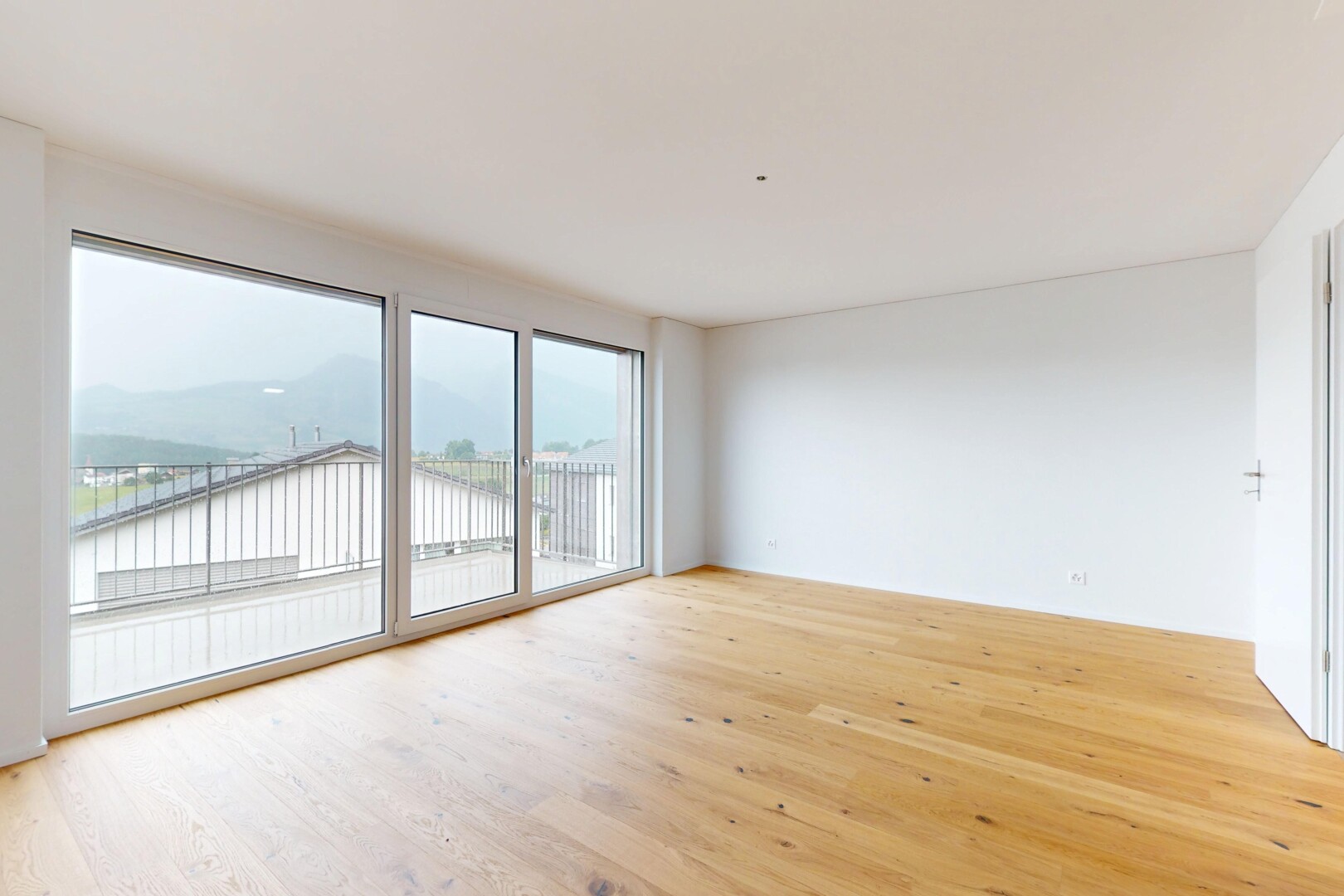 leerer raum mit gipskartonwand, drywall, natürliches licht, natural light, und inside property