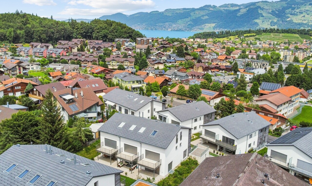 außenansicht mit day time, blick auf die berge, mountain view, wohngebietblick, und residential view