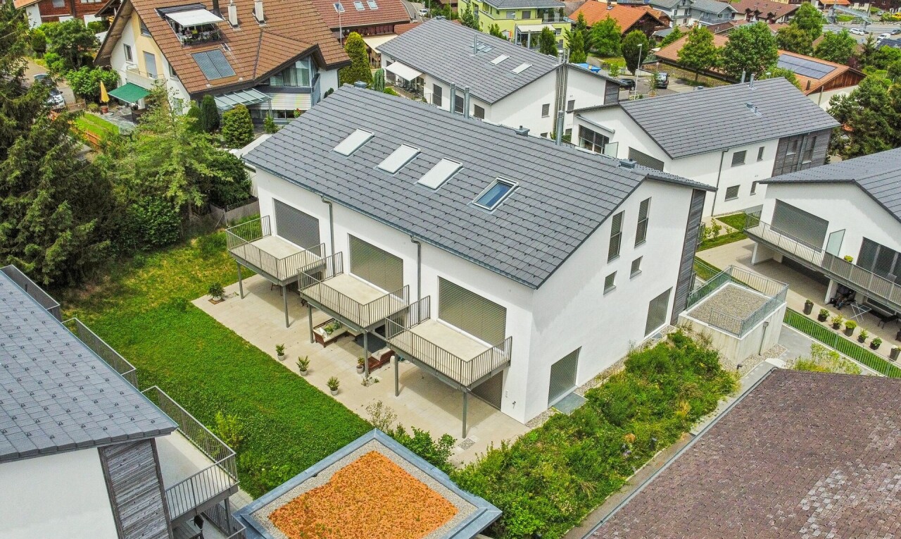 außenansicht mit stuckverkleidung, terrasse, residential view, und wohngebietblick
