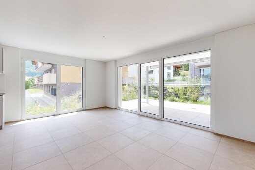 leerer raum mit natürliches licht, natural light, gipskartonwand, drywall, und inside property