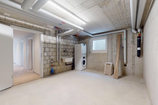 wäschekammer mit betonboden, concrete floor, wäscherei, inside property, und natürliches licht