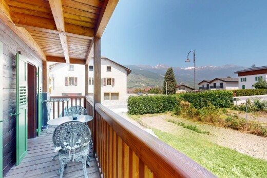 balkon mit from property, blick auf die berge, mountain view, day time, und balkon