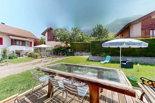 terrasse avec pelouse, vue sur la montagne, mountain view, et from property