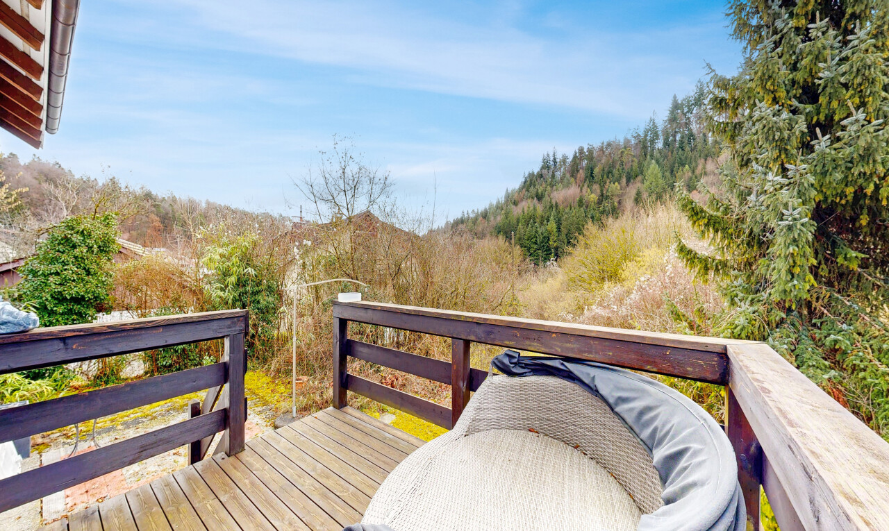 balcon avec day time et terrasse