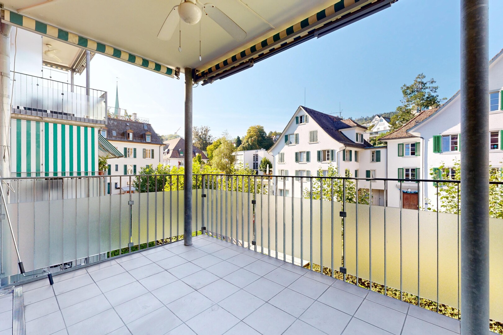 terrasse mit from property, day time, view focus, und deckenventilator