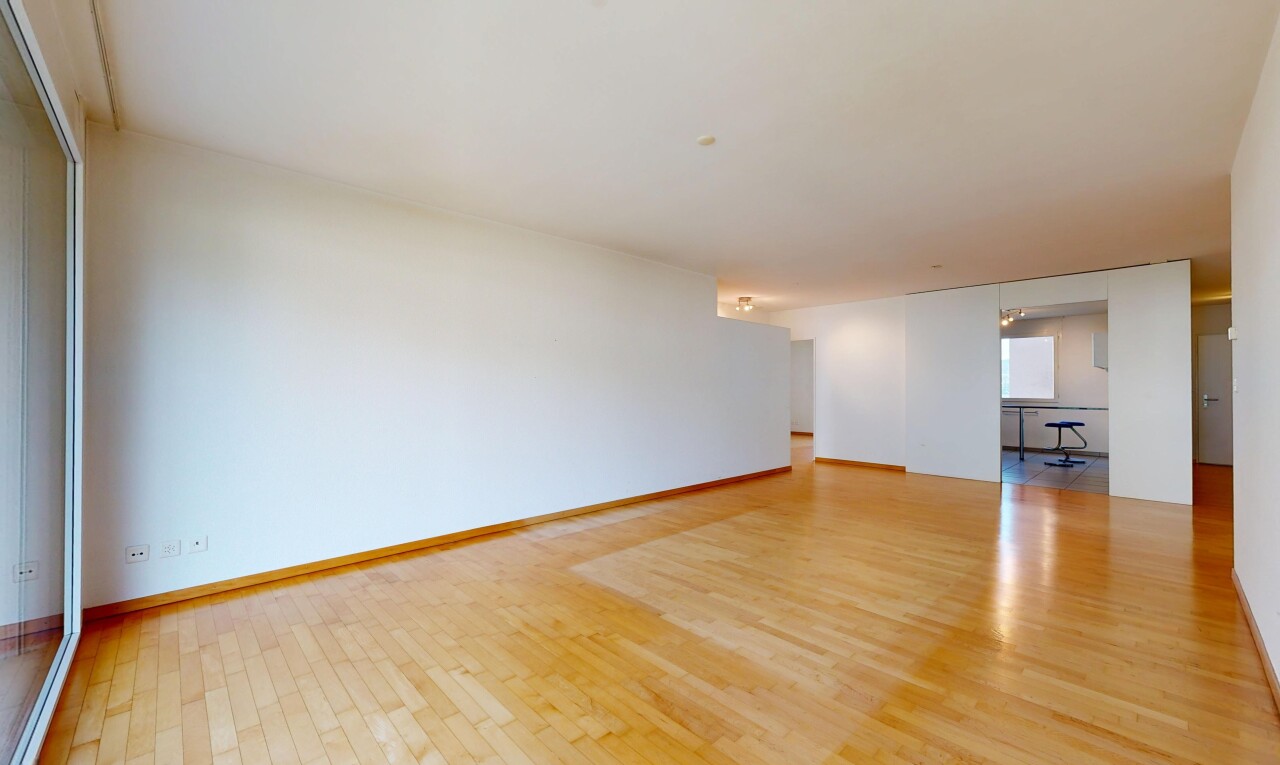 leerer raum mit wood finish floor, holzfußboden, drywall, gipskartonwand, und baseboards wall