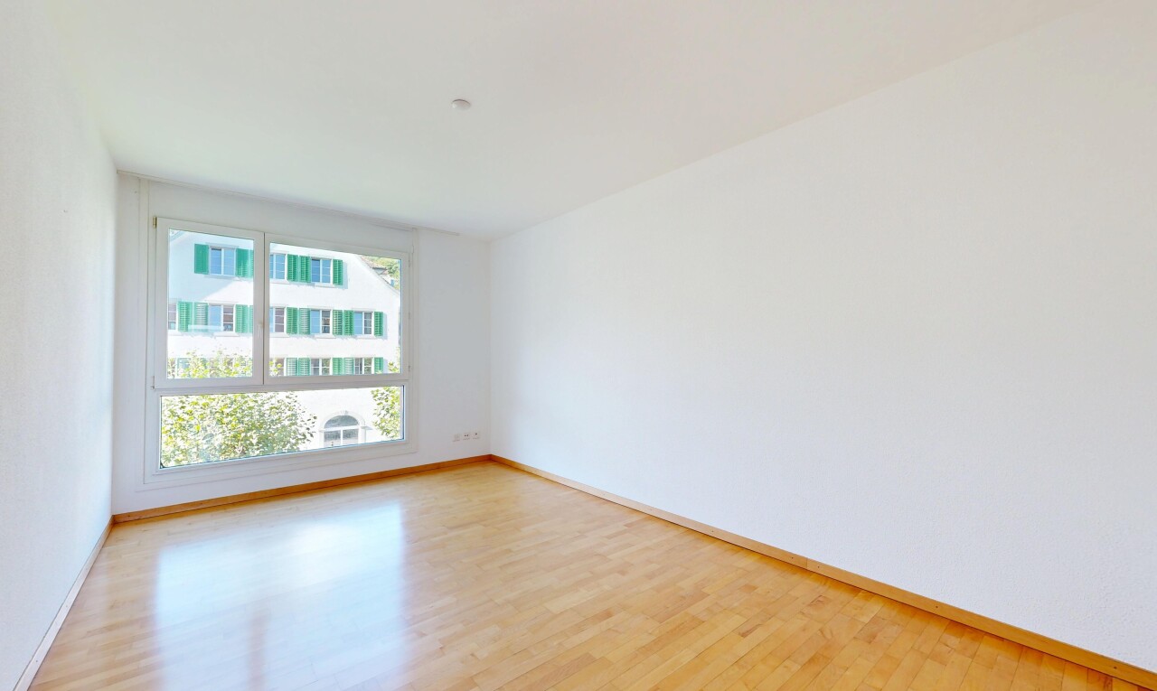 leerer raum mit holzfußboden, wood finish floor, gipskartonwand, drywall, und sockelleisten