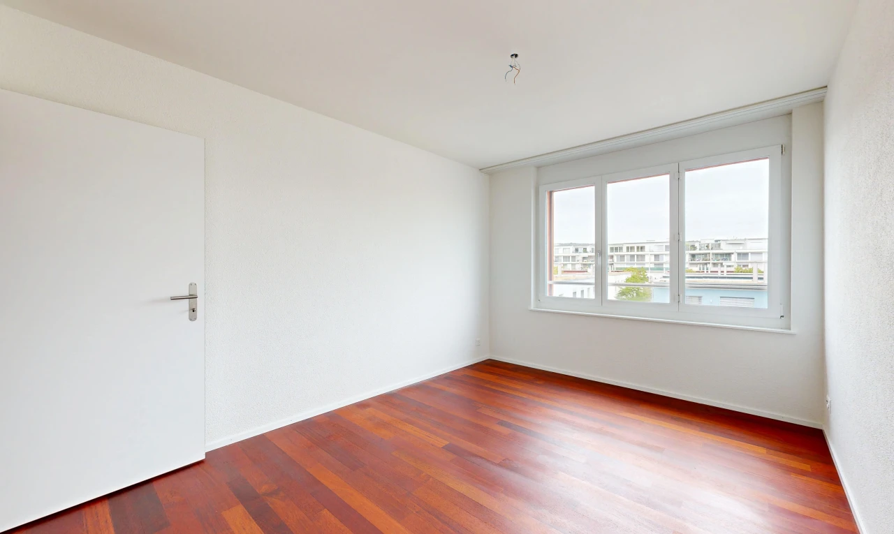 leerer raum mit gipskartonwand, drywall, inside property, holzfußboden, und wood finish floor