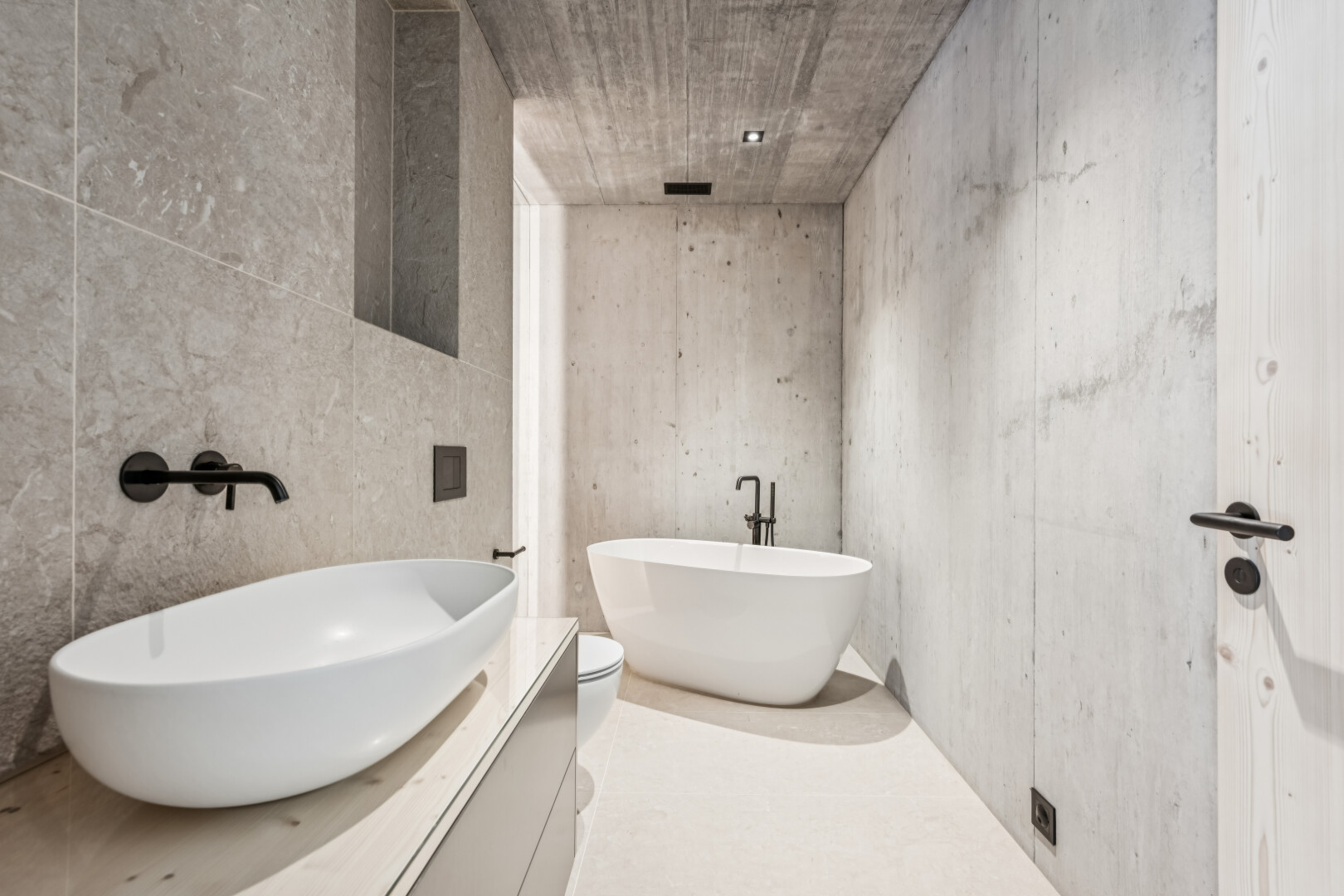 bad mit toilette, komplettes badezimmer, bad, schminktisch, und light floor