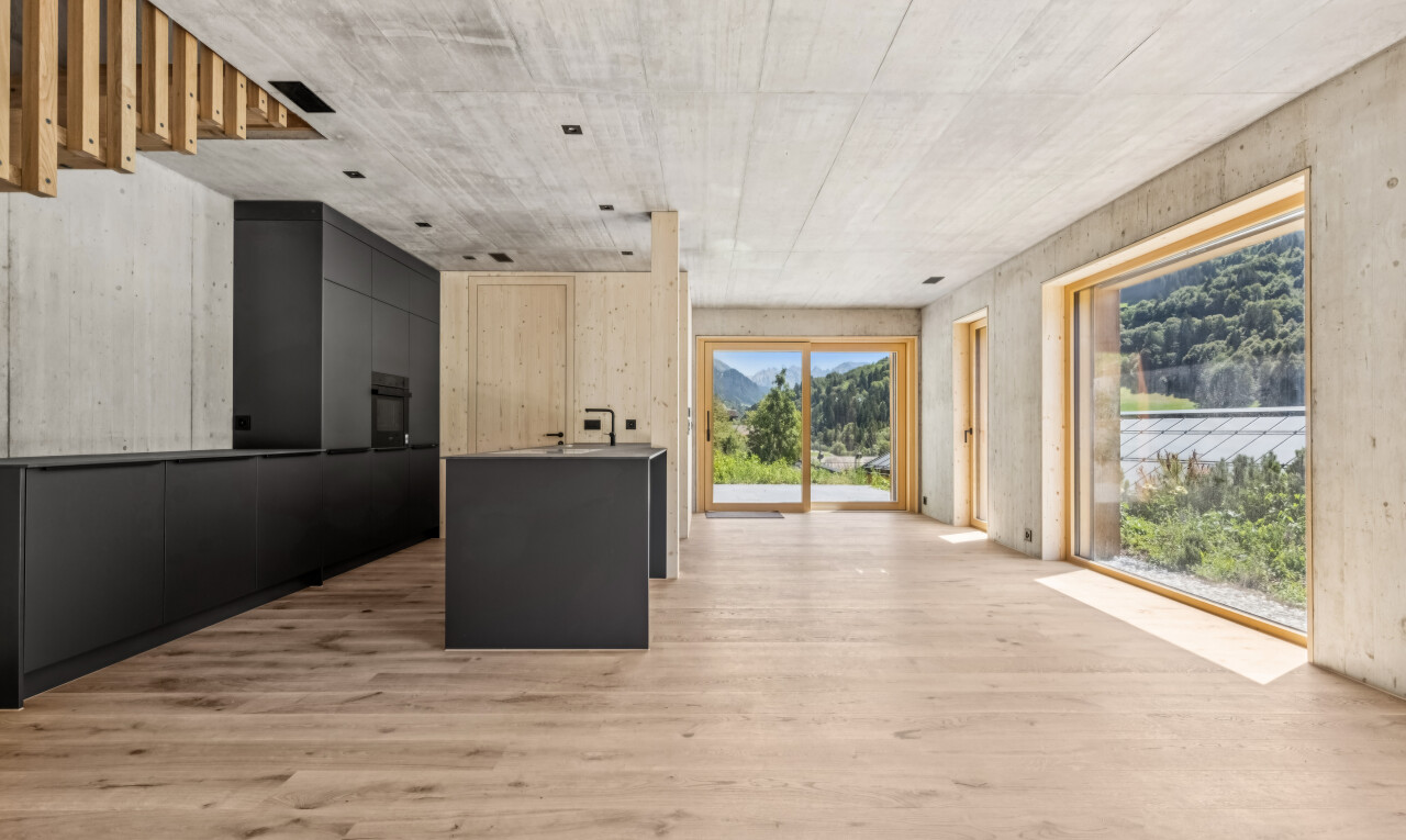 küche mit concrete ceiling, betondecke, concrete wall, betonmauer, und two tone kitchen