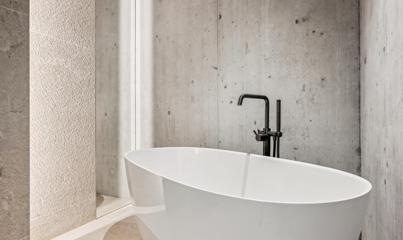 einzelheiten mit concrete wall, betonmauer, bathroom, bad, und wall