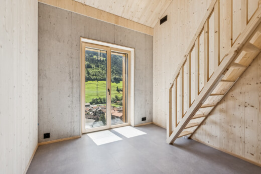leerer raum mit treppen und inside property