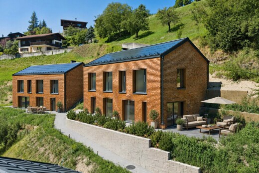 außenansicht mit drone view, ziegelverkleidung, wohnraum im freien, property visible, und terrasse
